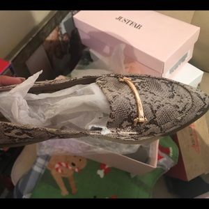 Brand new Snake women’s shoes JustFab